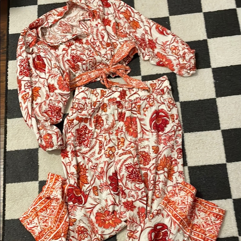 #001. Nicole Miller Top and Pants.